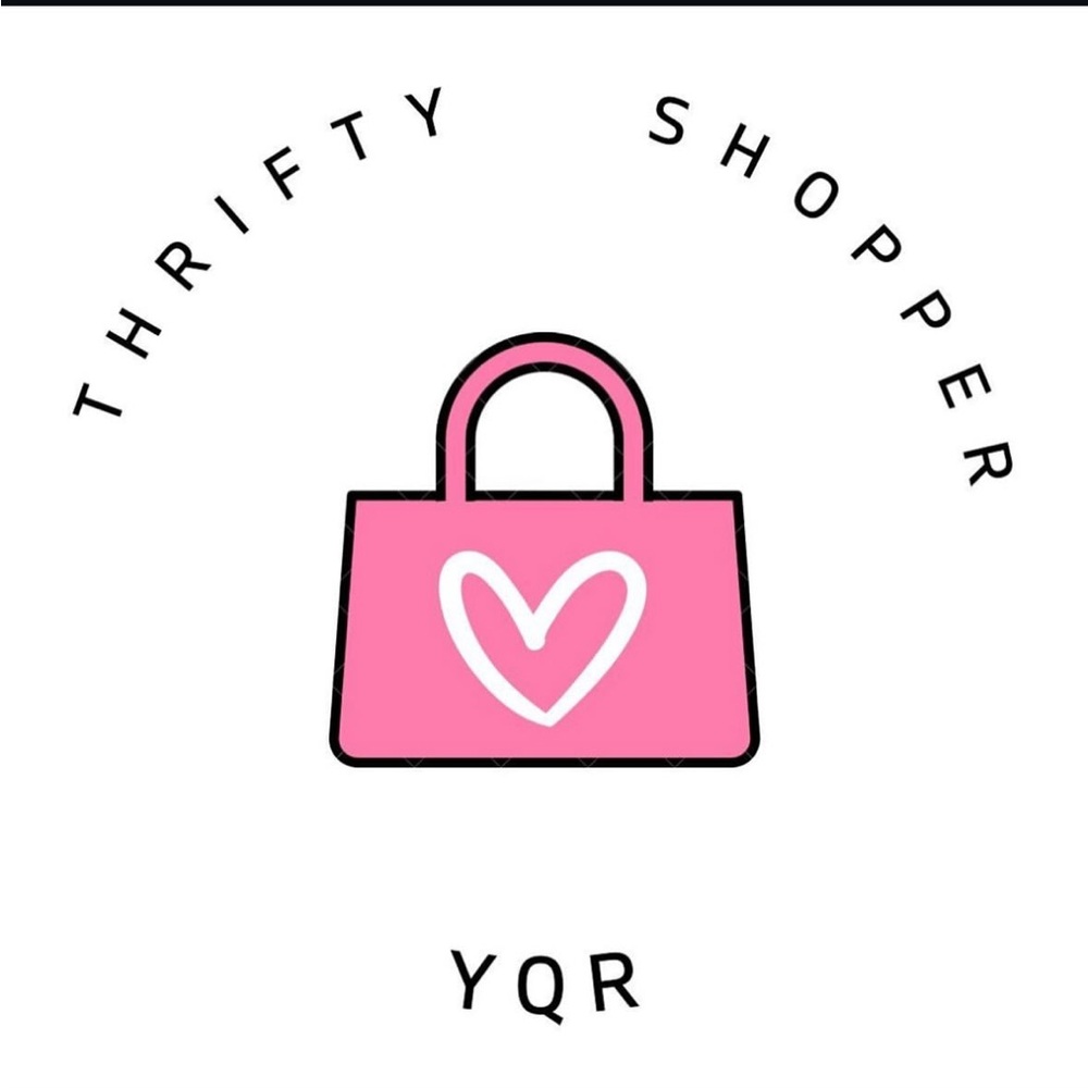LIKE this to be notified of my posh shows!!! 🛍️